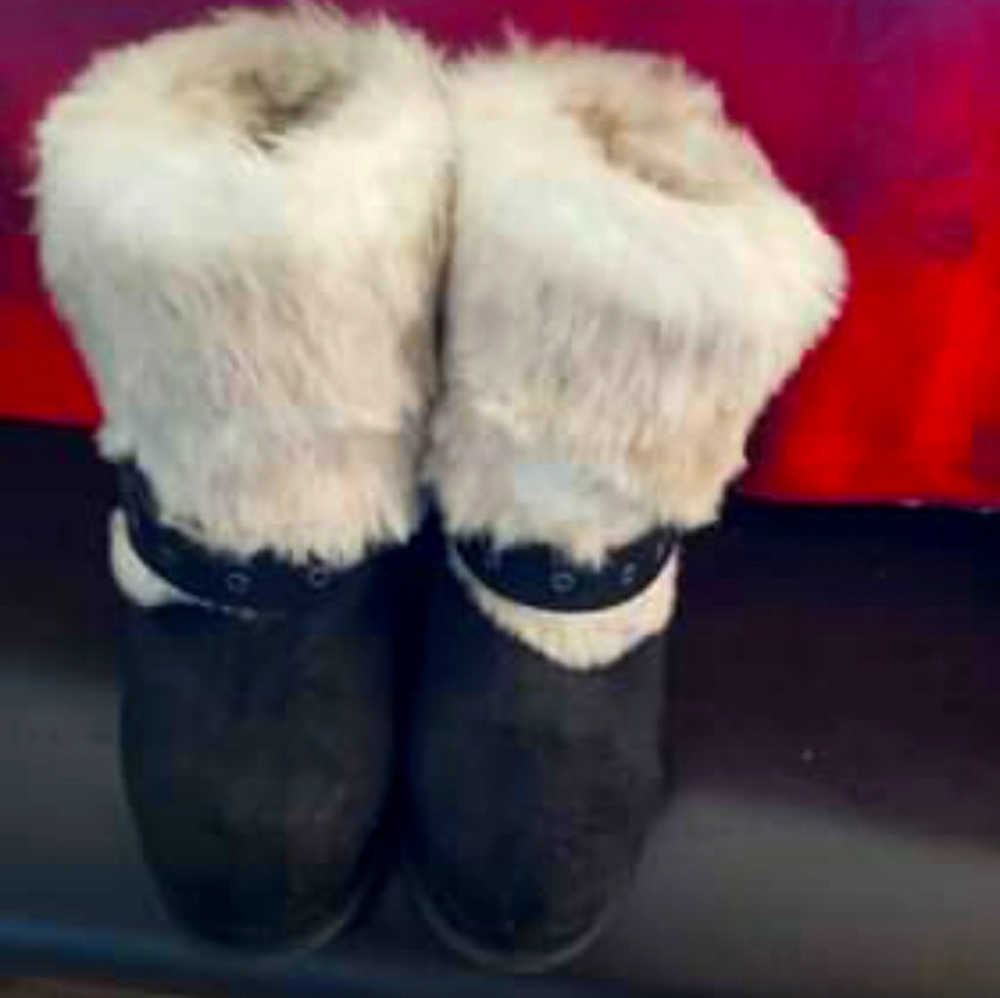 Wedge furry boots